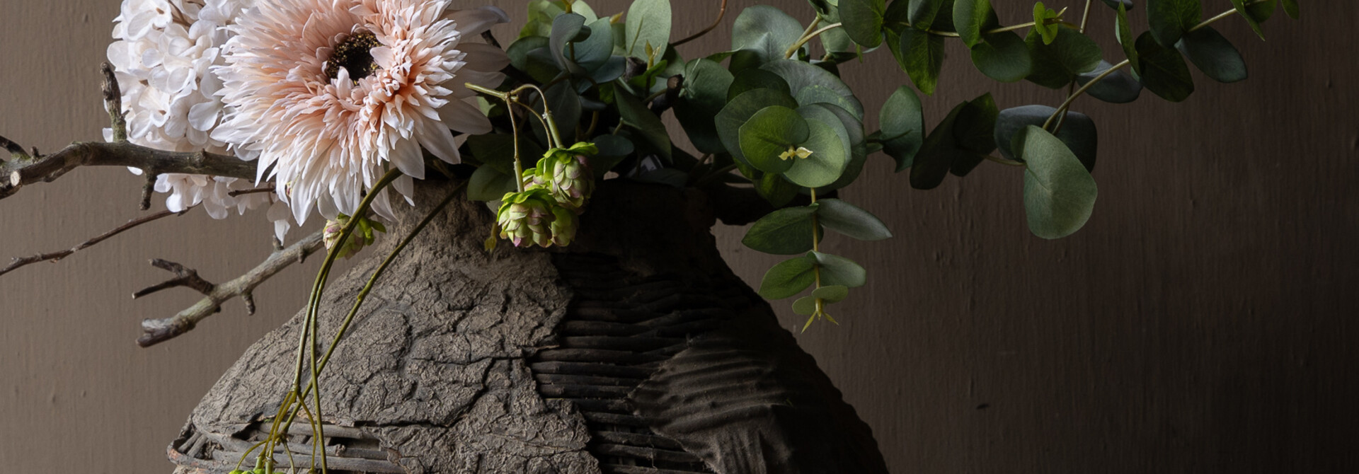 Künstlicher Blumenstrauß von Silk-ka mit Hortensien, Eukalyptus und Hopfen