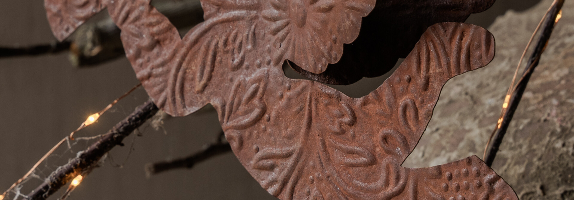 roest ijzeren hangend trompet engeltje