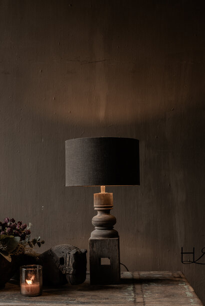 Schattig Klein houten balusterlampje