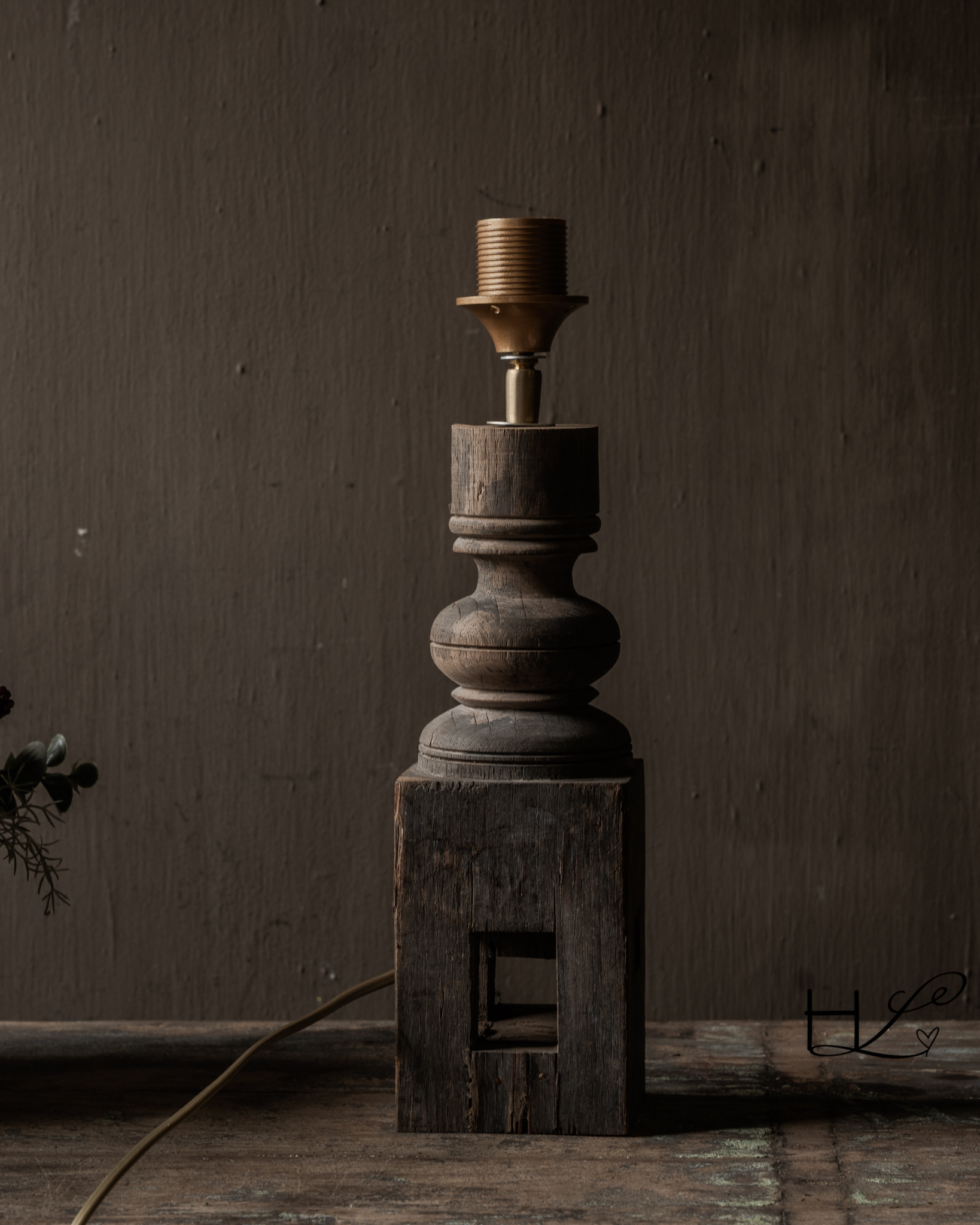Schattig Klein houten balusterlampje-6