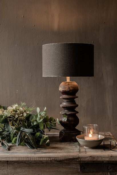 Houten balusterlampje roodbruin – Aura Peeperkorn