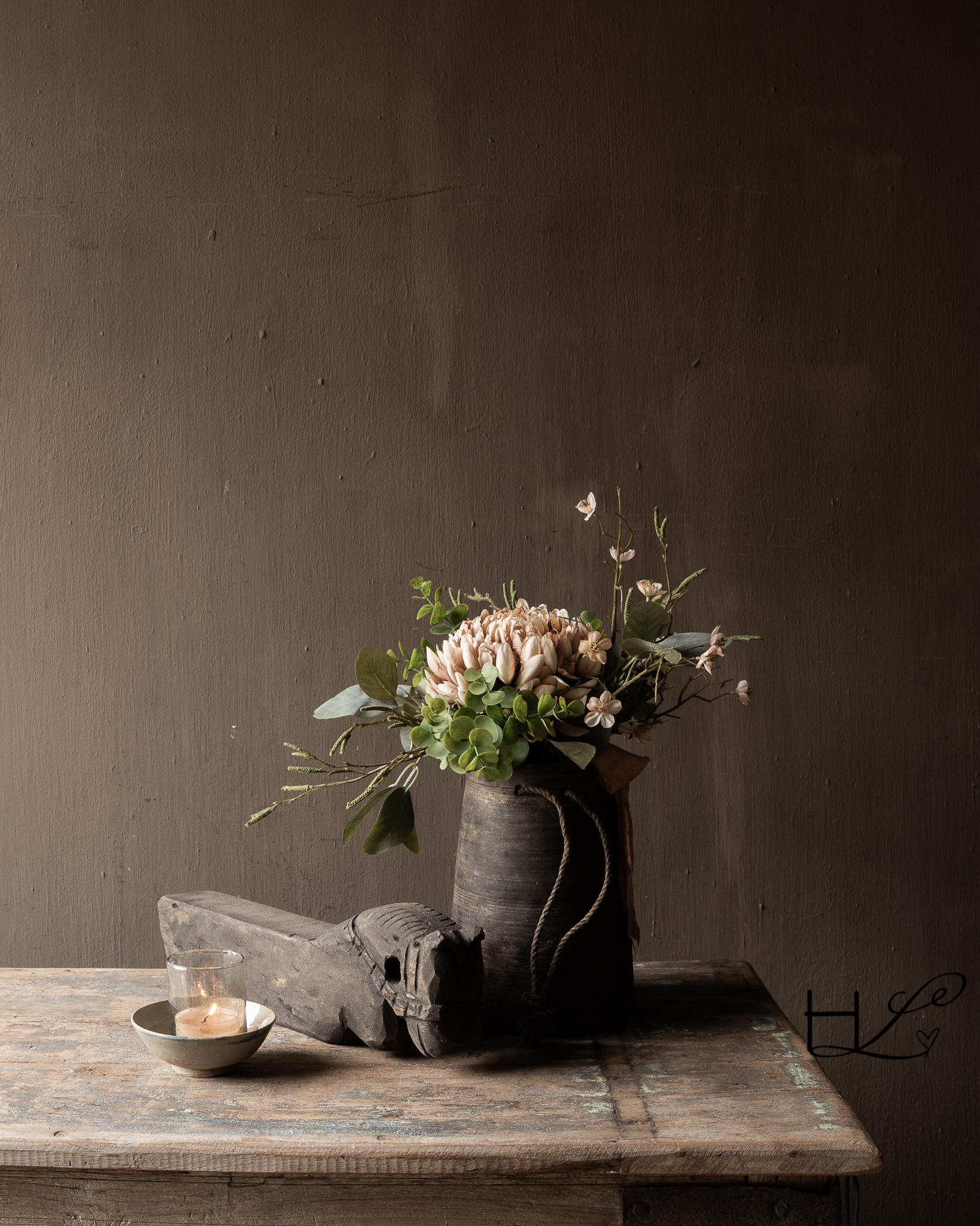 Doorleefde houten kruik inclusief kunstboeket-4