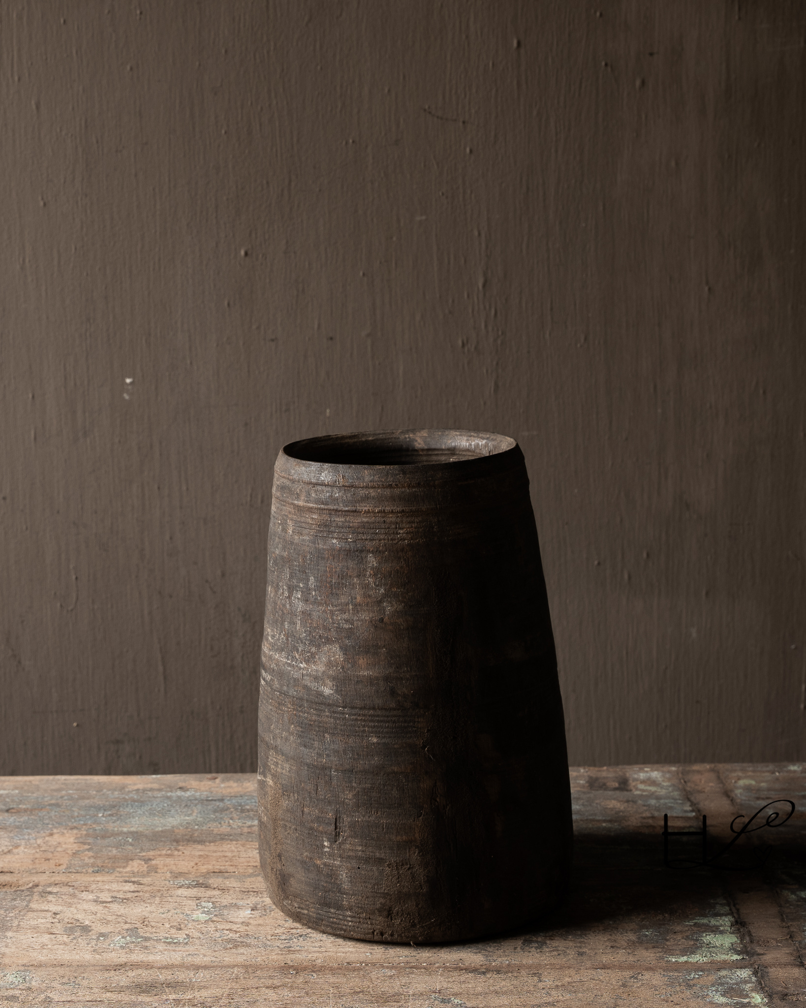 Doorleefde houten kruik inclusief kunstboeket-6
