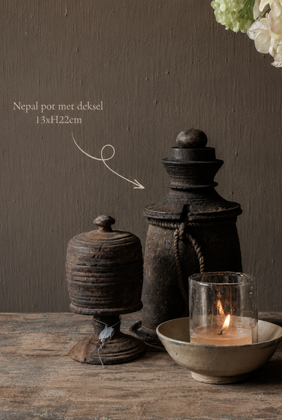 Originele Oude houten Nepalees  Kruikje  /Potje  met deksel