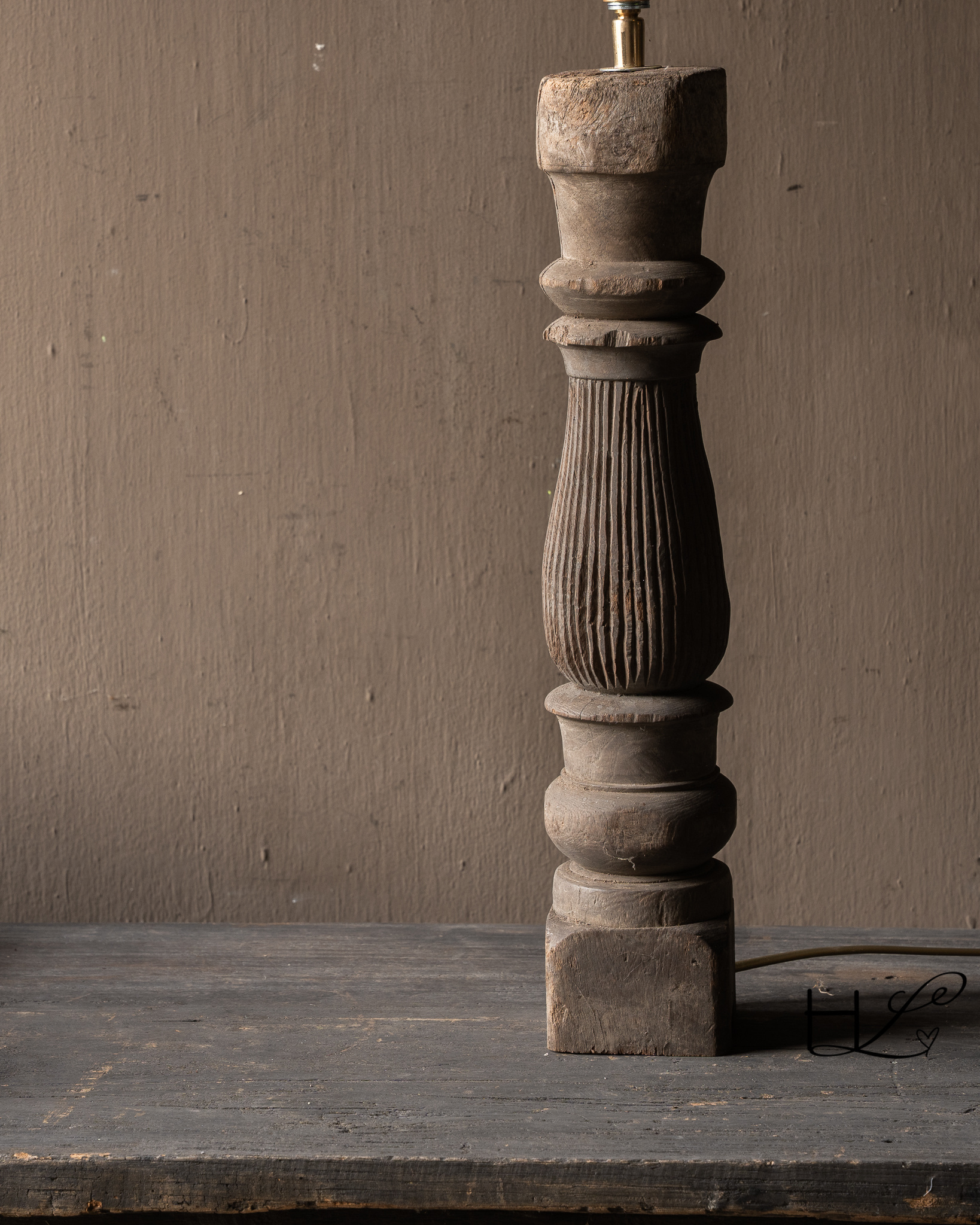 Tafellamp van Oude houten Baluster Aura Peeperkorn-5