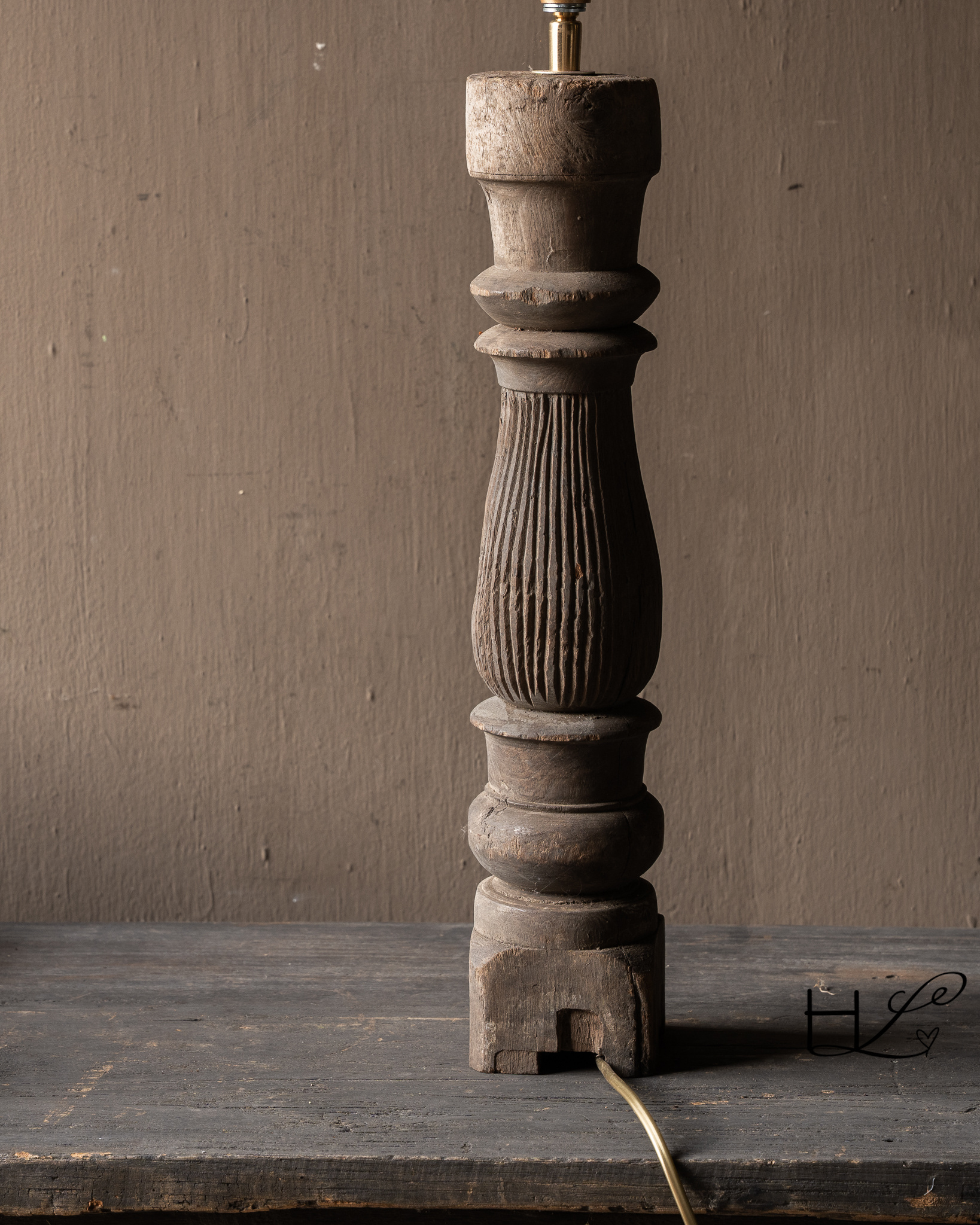 Tafellamp van Oude houten Baluster Aura Peeperkorn-6