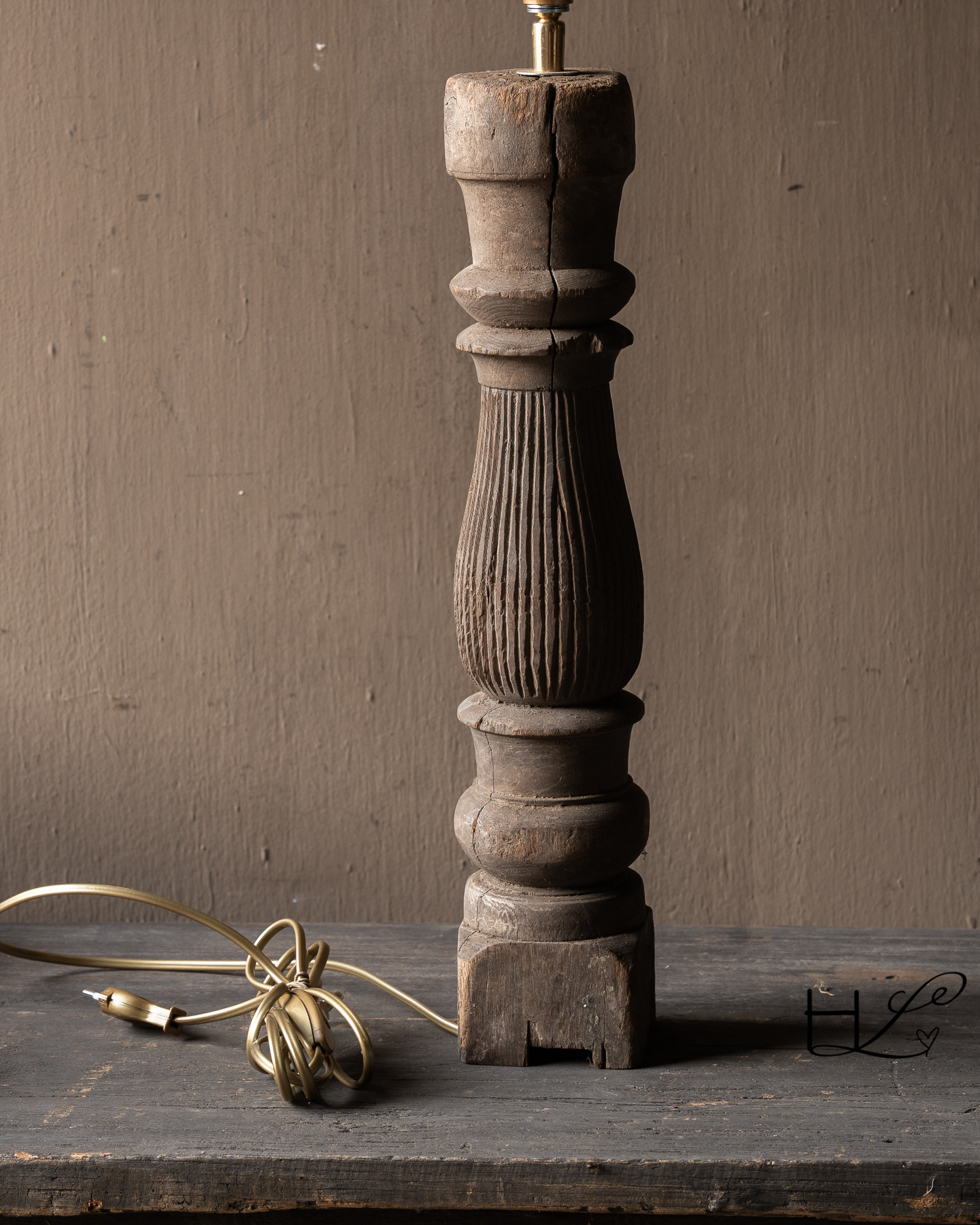 Tafellamp van Oude houten Baluster Aura Peeperkorn-7