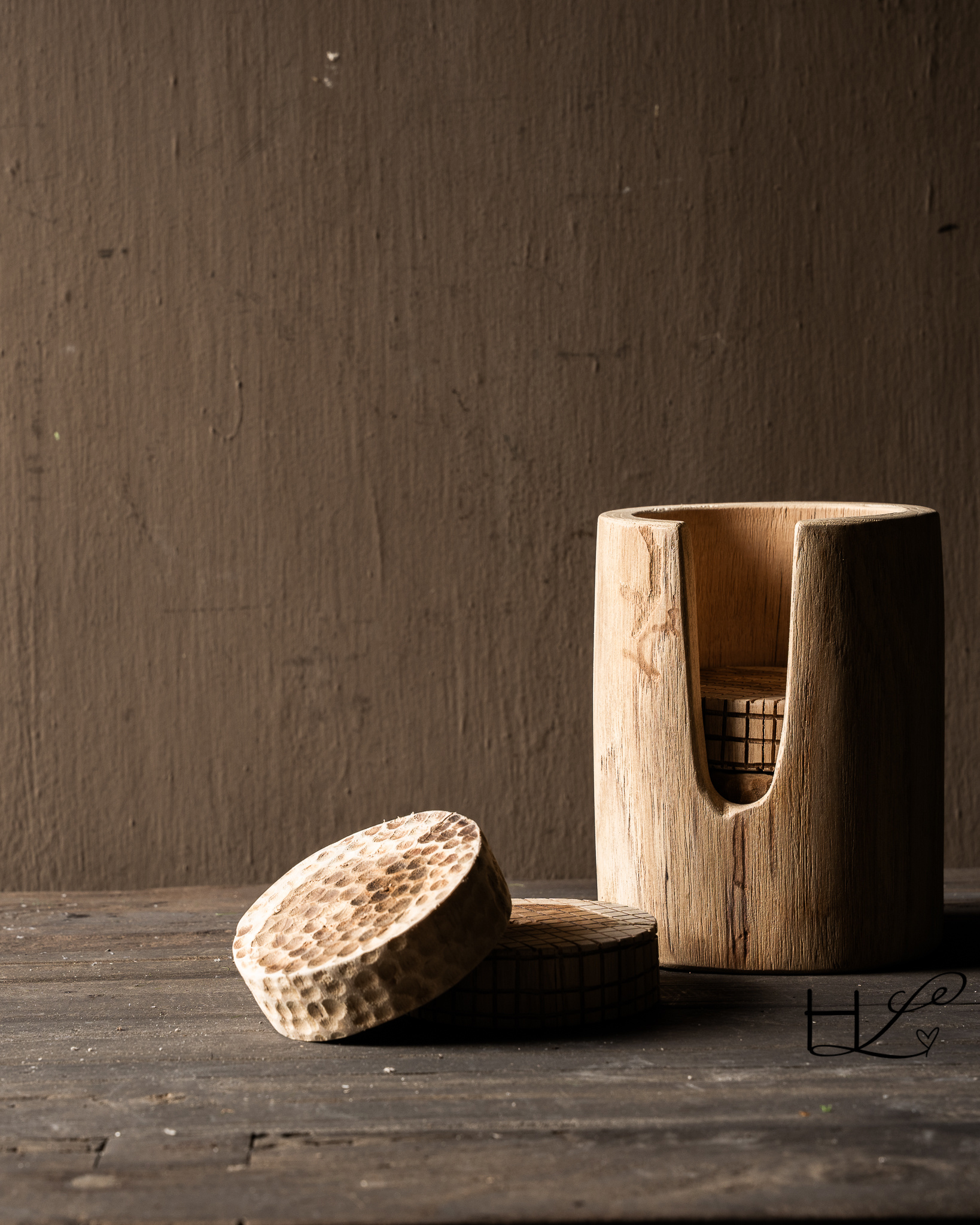 Houten onderzetters in decoratieve houder – set-3