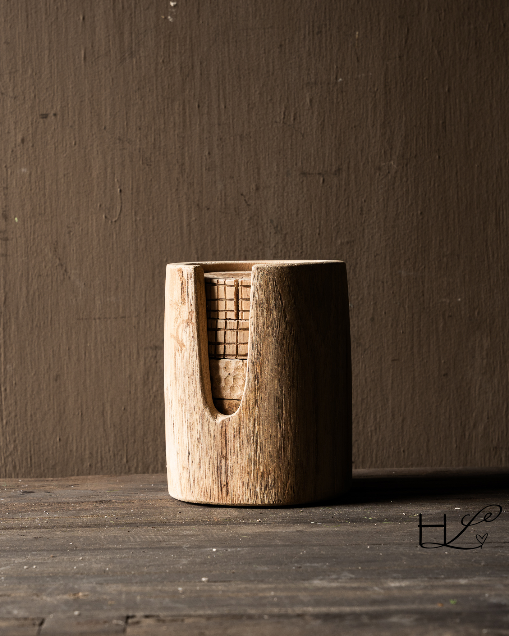 Houten onderzetters in decoratieve houder – set-4