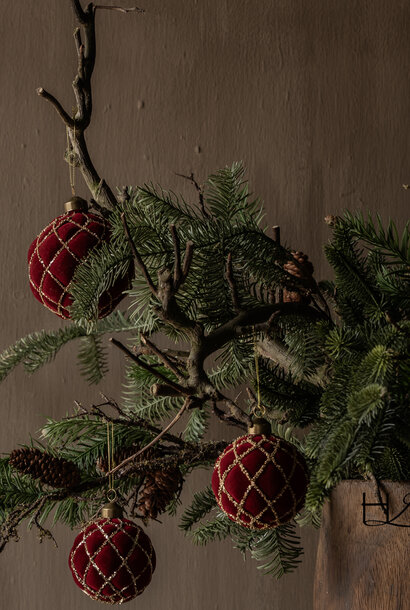 Glass Christmas bauble bordeaux velvet with gold beads
