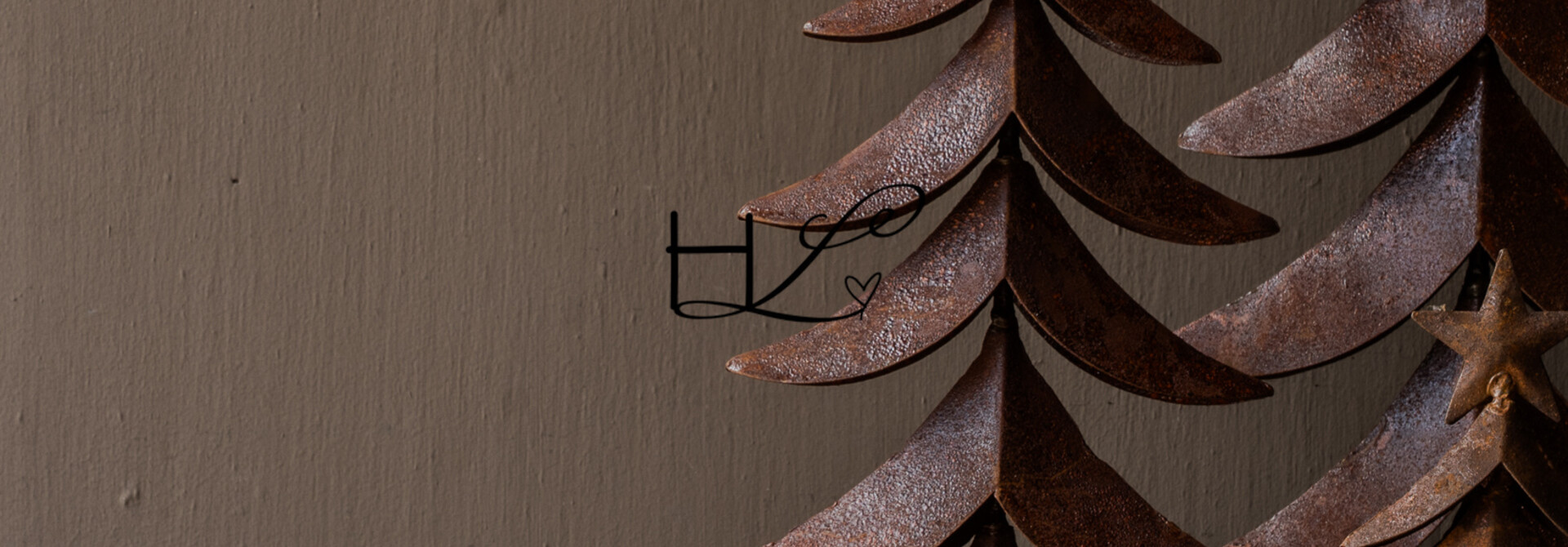 Foldable Rust House – Decorative Little Street