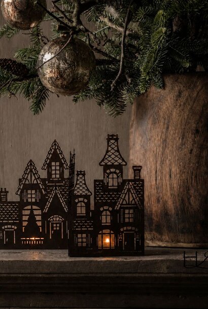 Foldable Rust House – Decorative Little Street