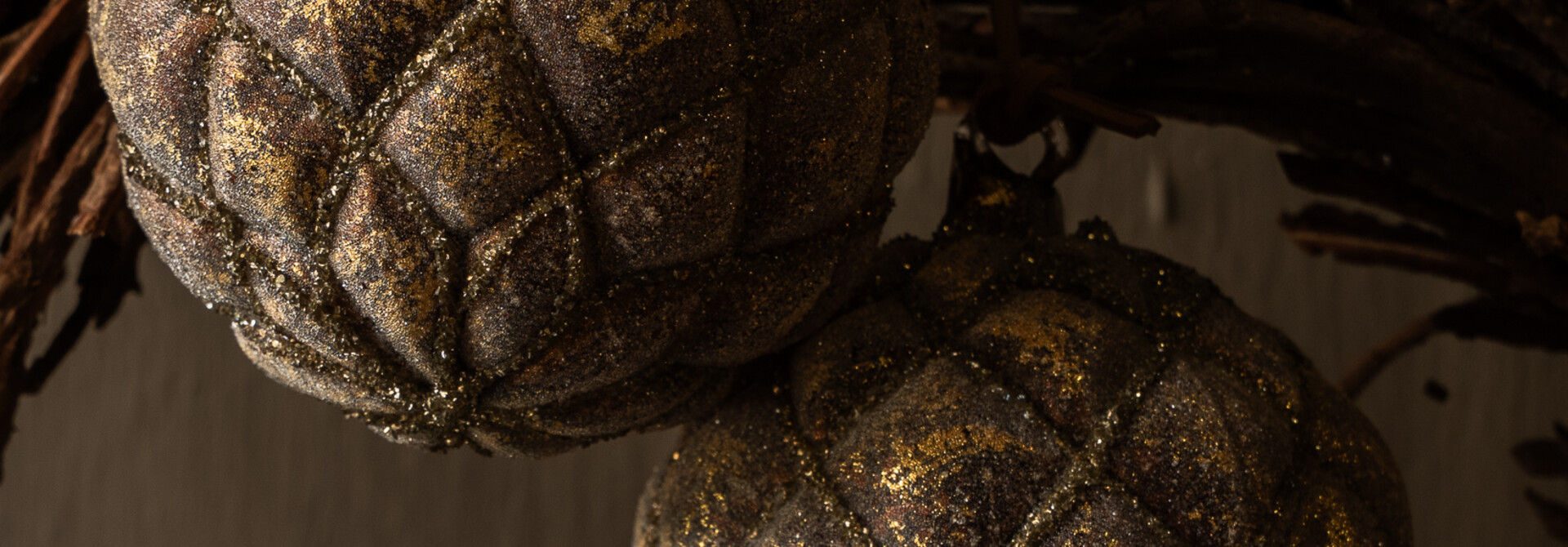 Velvet glass Christmas bauble with gold foil and beads