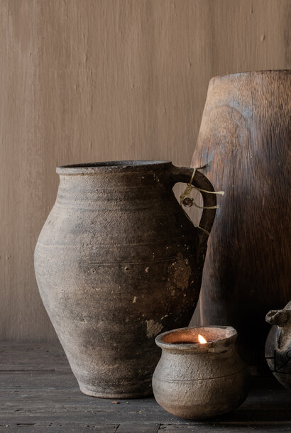 Aura Peeperkorn – unique old Turkish oil jug