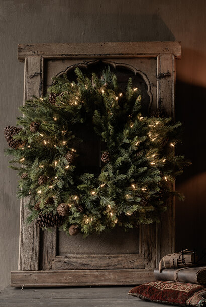 Luxury artificial Christmas wreath with pine cones & LED lighting – Ø75 cm