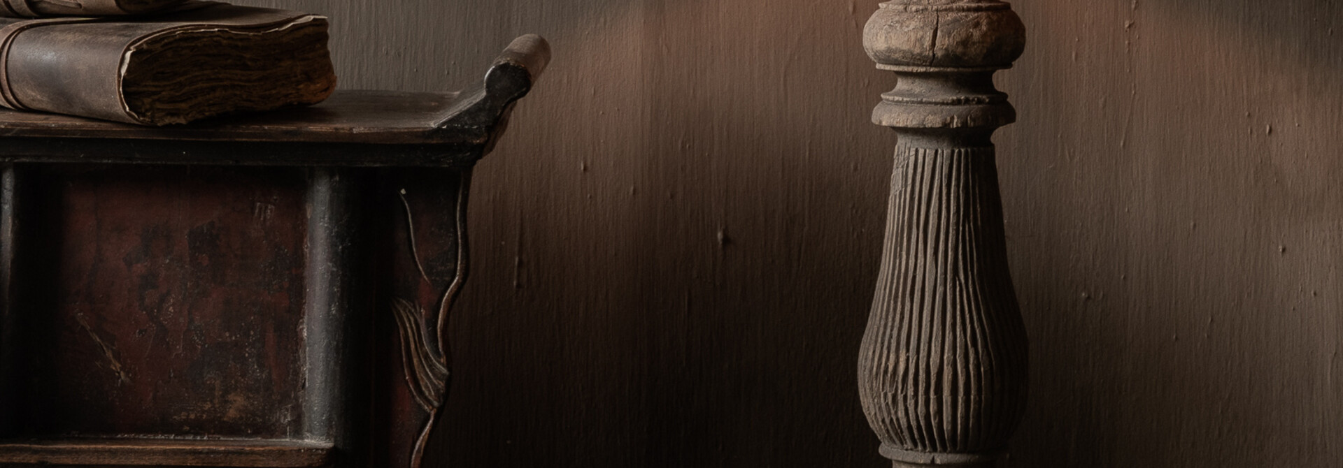 Aura Peeperkorn Authentische alte Balusterlampe aus Holz aus Indien – ein Unikat