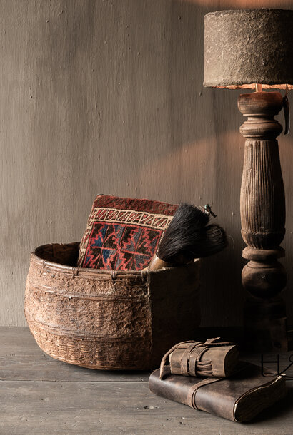 Originaler Vintage-Korb aus Rattanweide und Ton