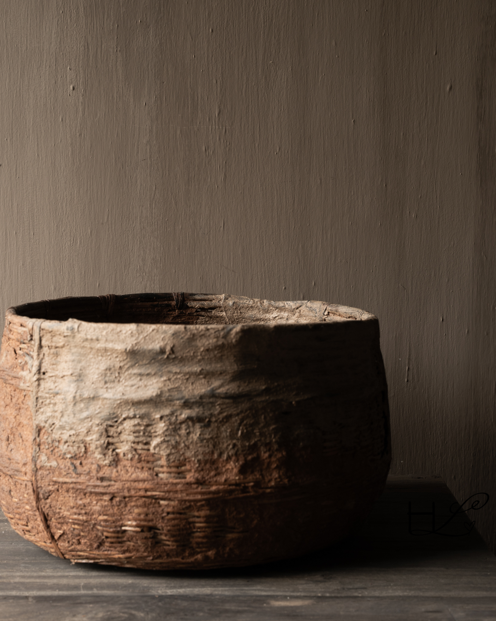 Originaler Vintage-Korb aus Rattanweide und Ton-5