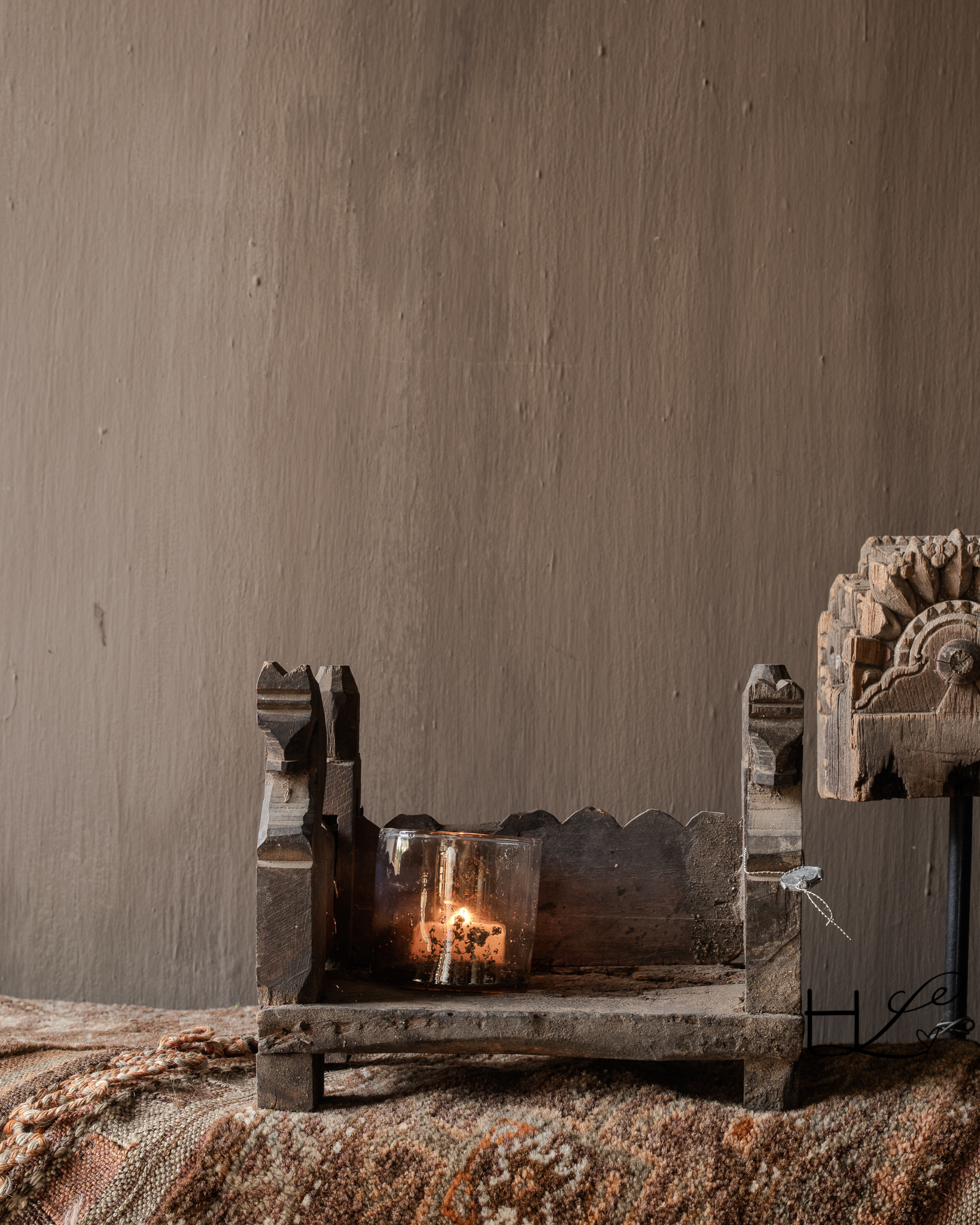 Einzigartiger antiker Tempeltisch aus Holz-6