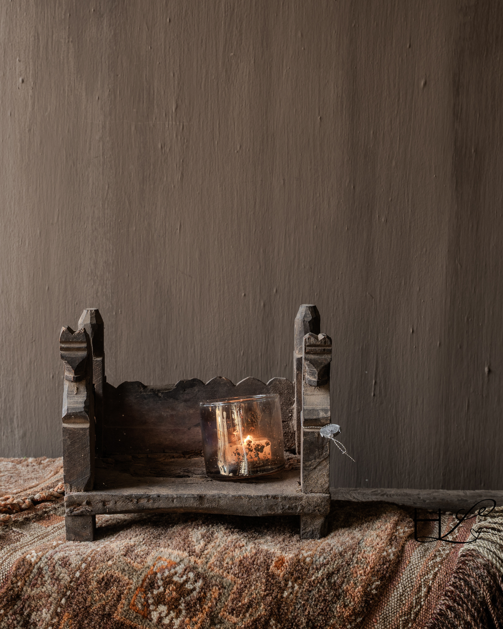 Einzigartiger antiker Tempeltisch aus Holz-1