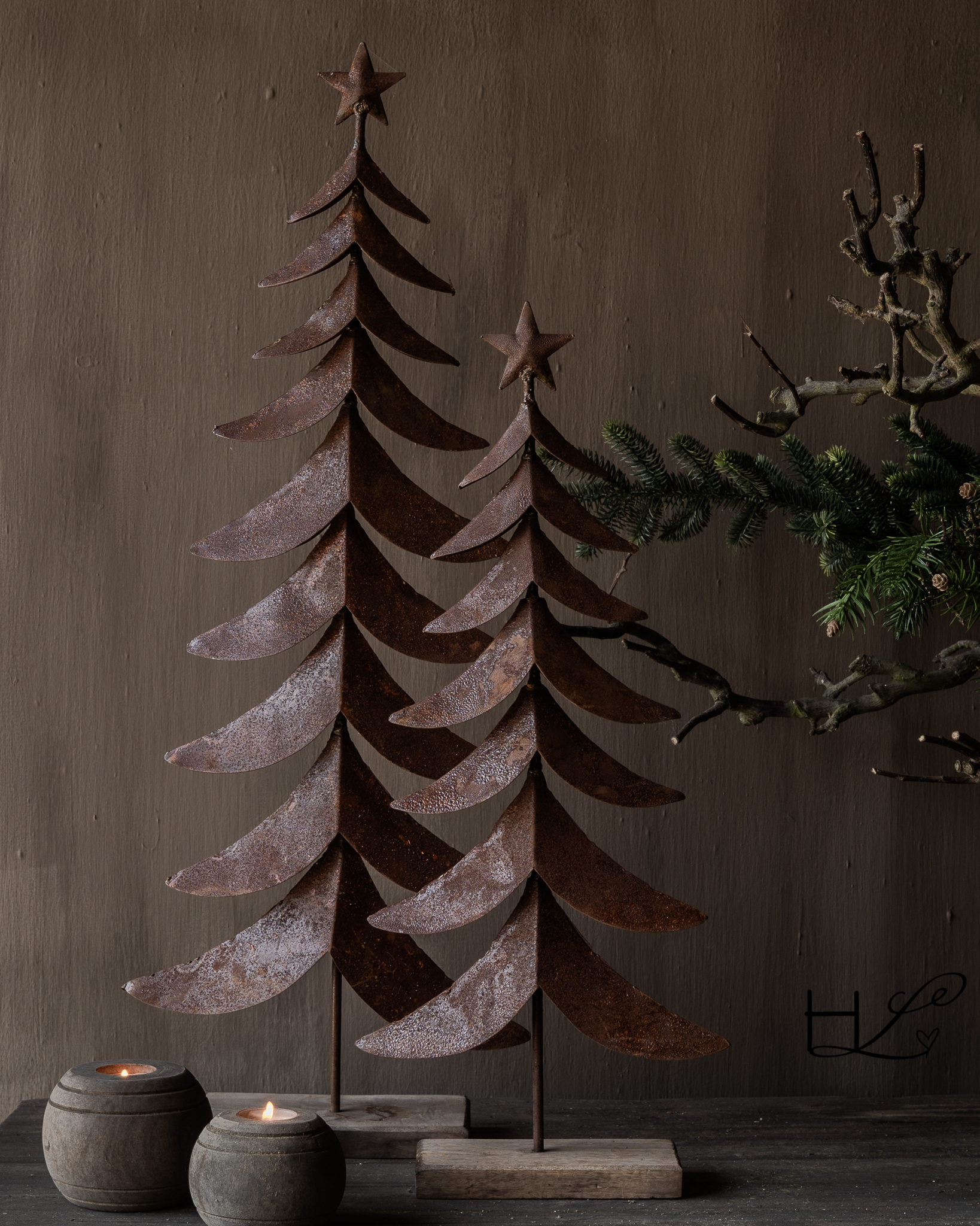 Roest ijzeren kerstboompjes op houten voetje-5