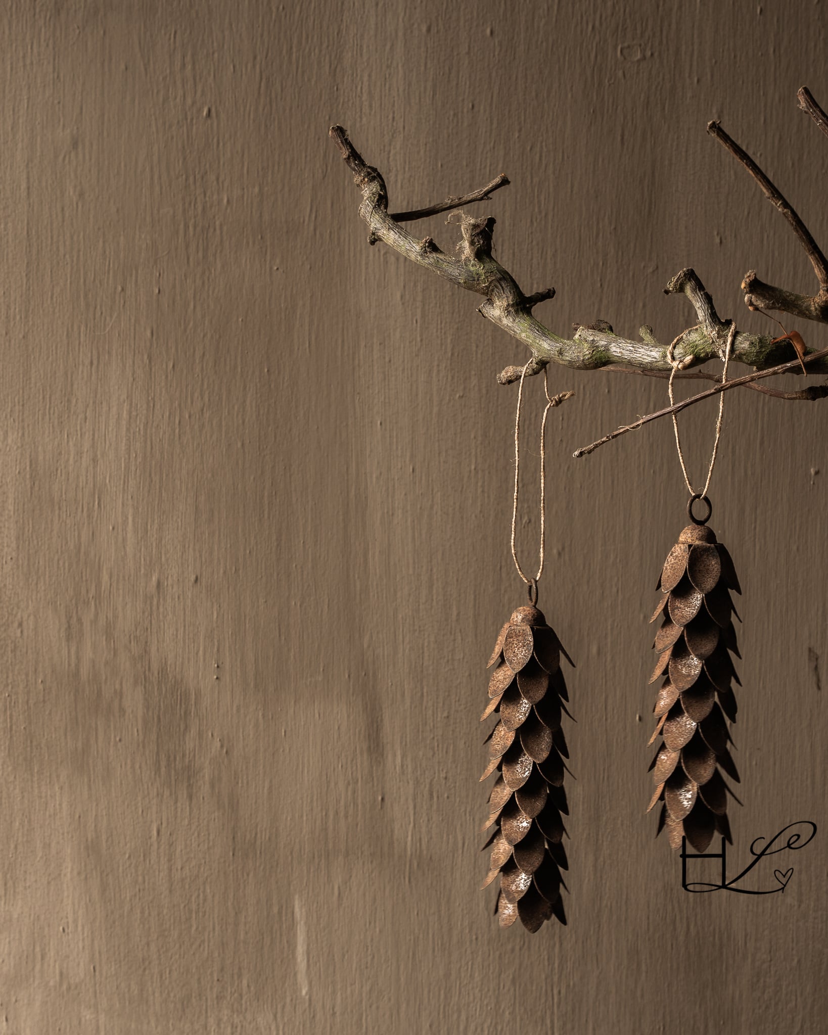 Dennenappel hanger roest – metalen decoratie | Signature Collection-1