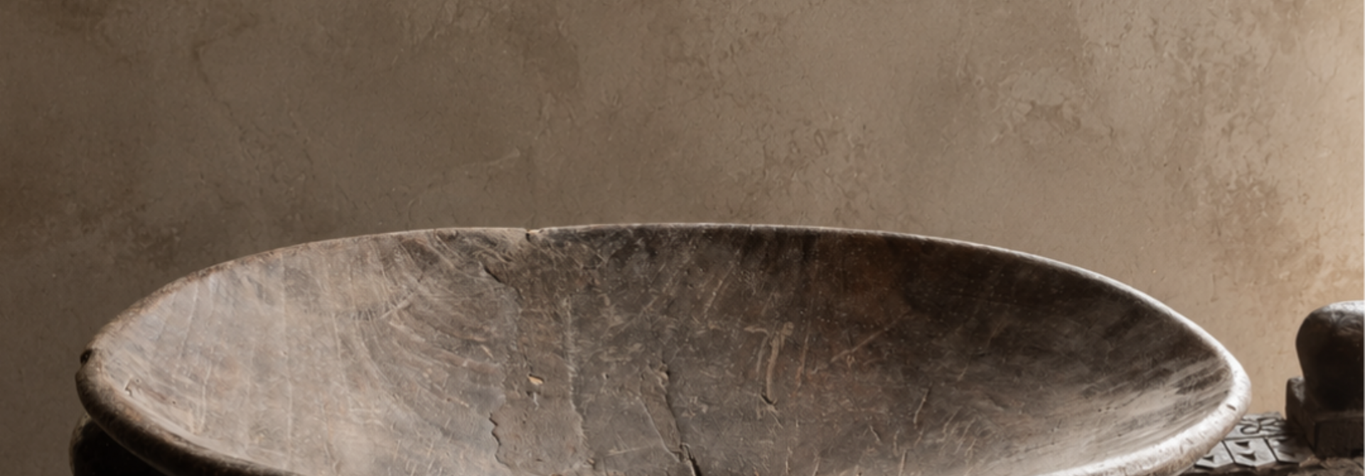 Unique, amazing antique eye-catcher, Berber tazza wooden bowl