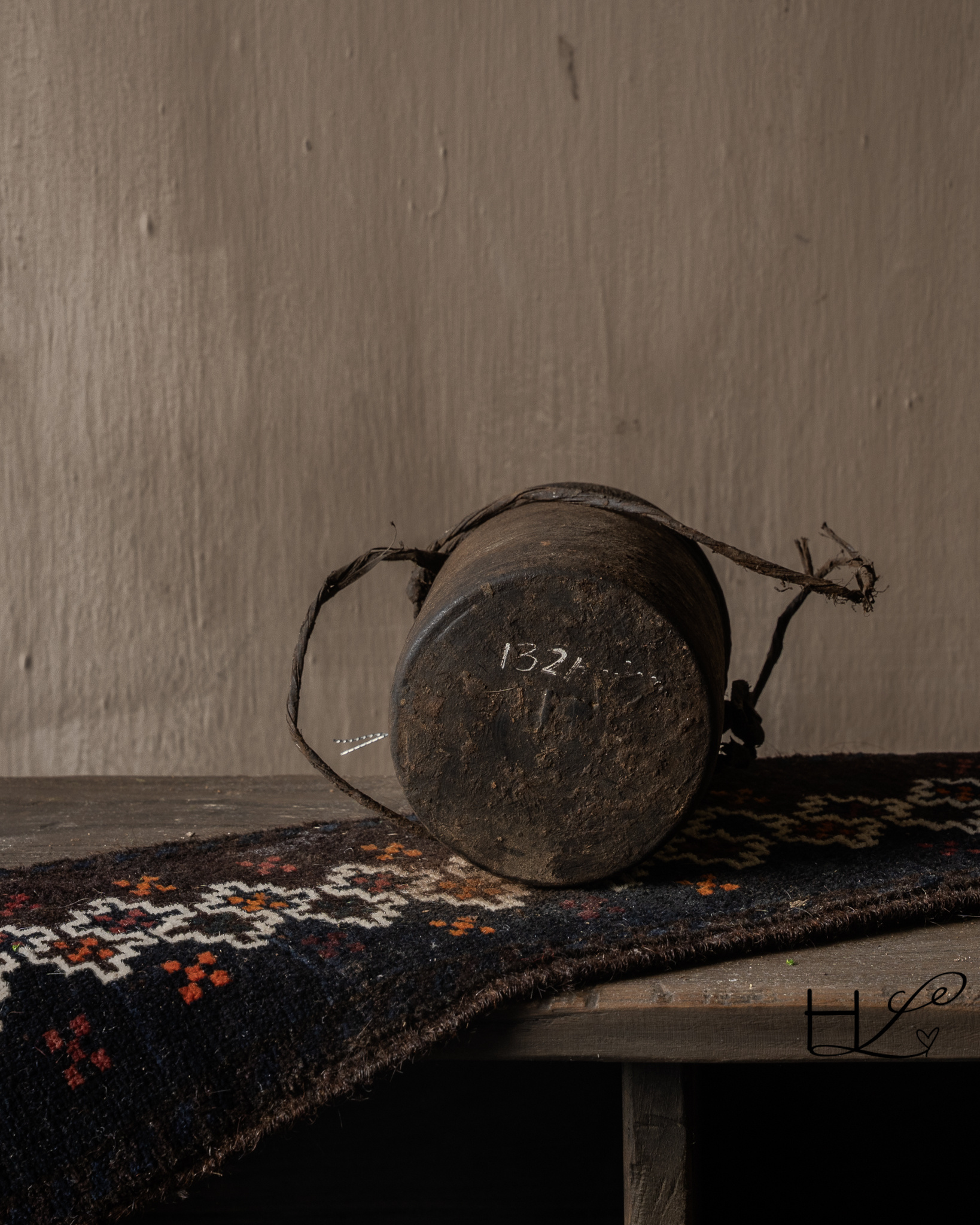 Oude Nepalese houten kruik met deksel – HOFFZ-6