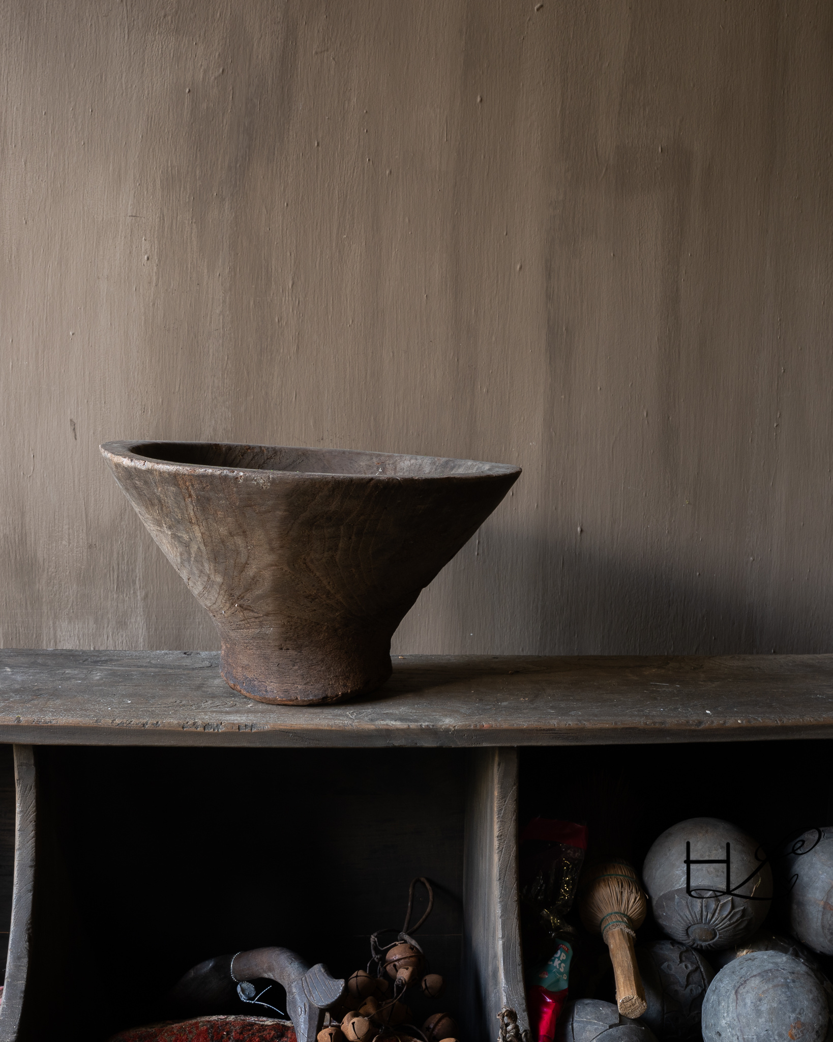 Hoffz houten vijzel / schaal op voet – donker hout-4