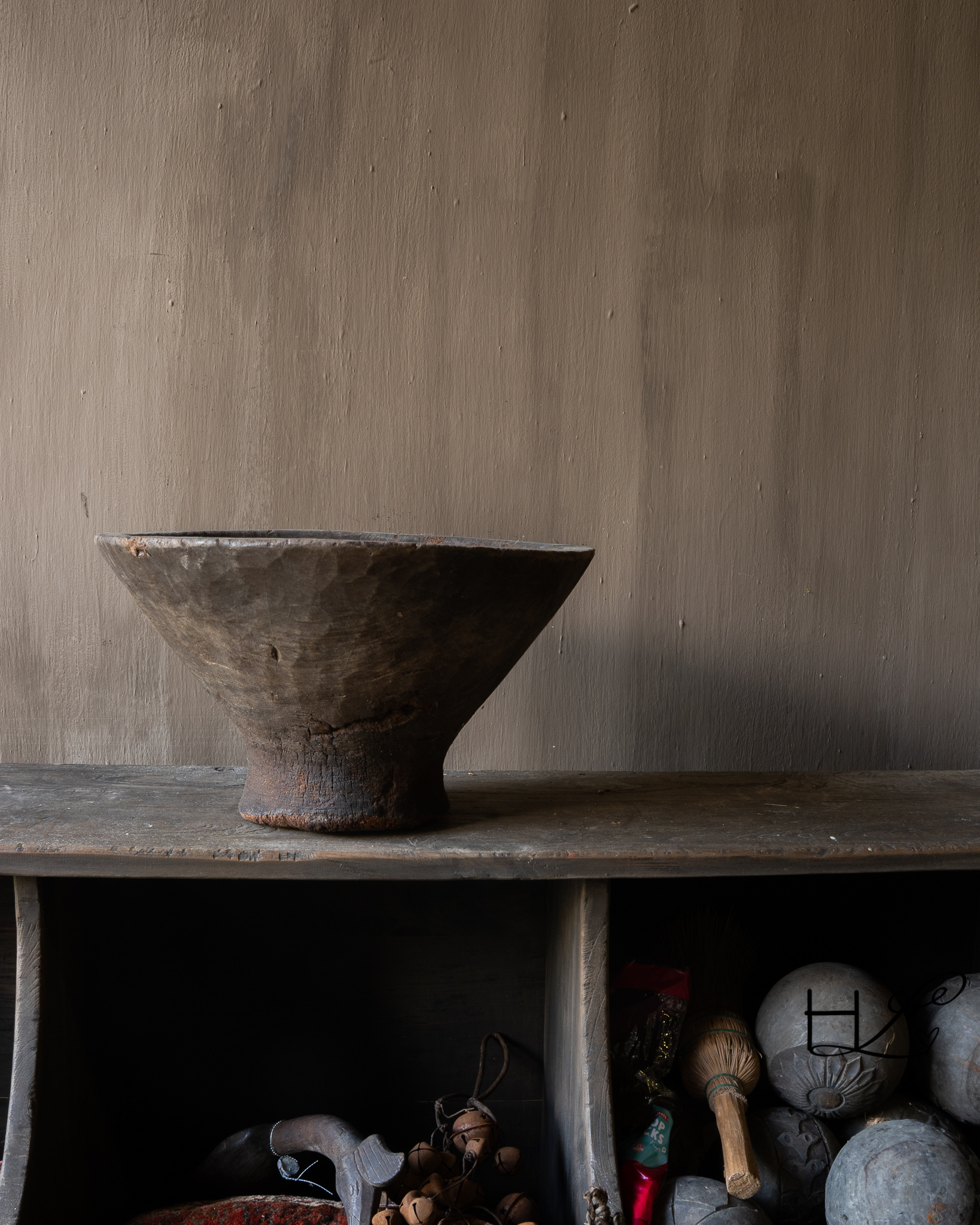 Hoffz houten vijzel / schaal op voet – donker hout-8