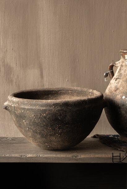 Prachtig Unieke Antieke aardewerk  berber pot  / berber schaal