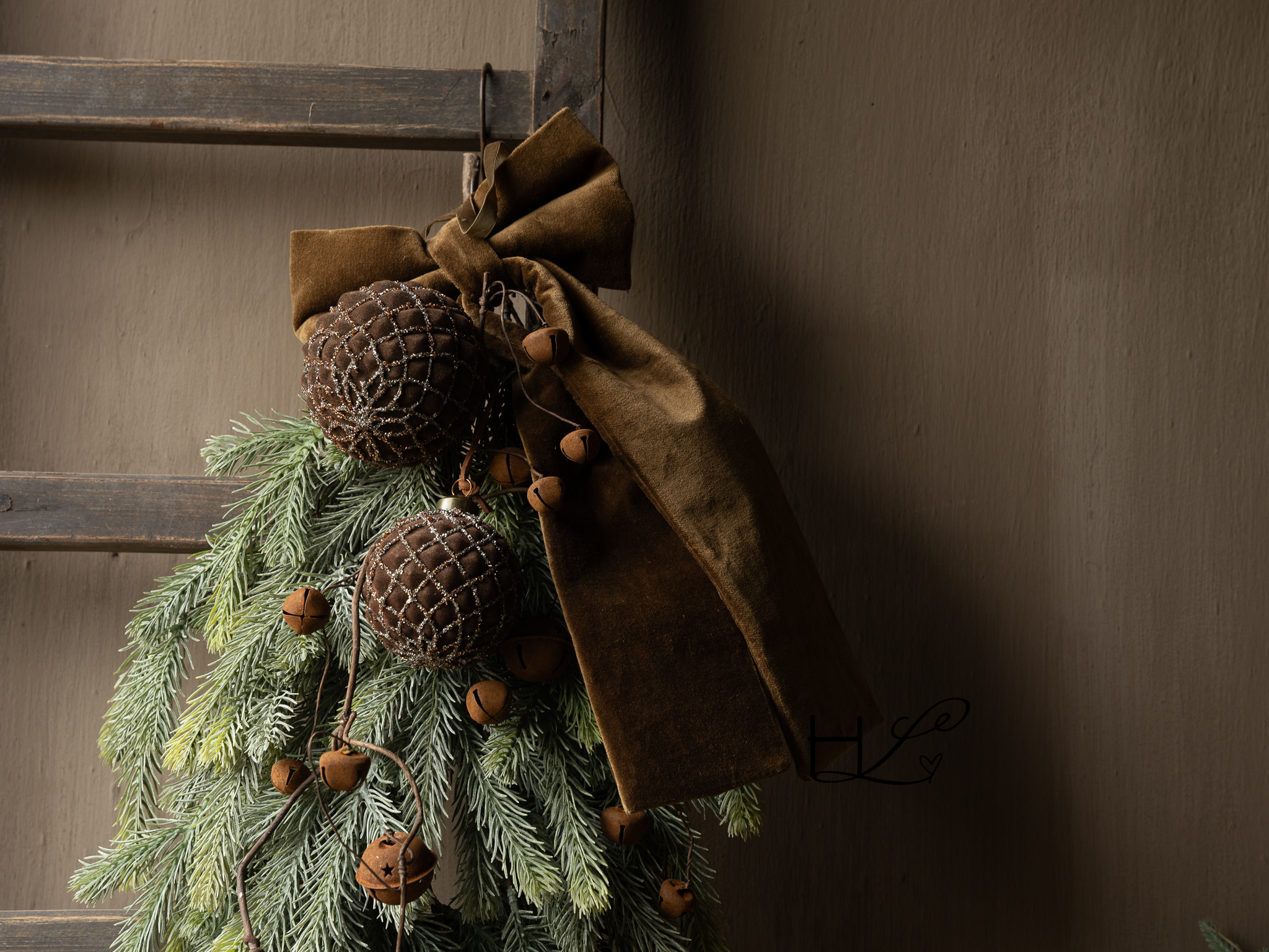 Brown velvet bow – 20 × 35 cm-5