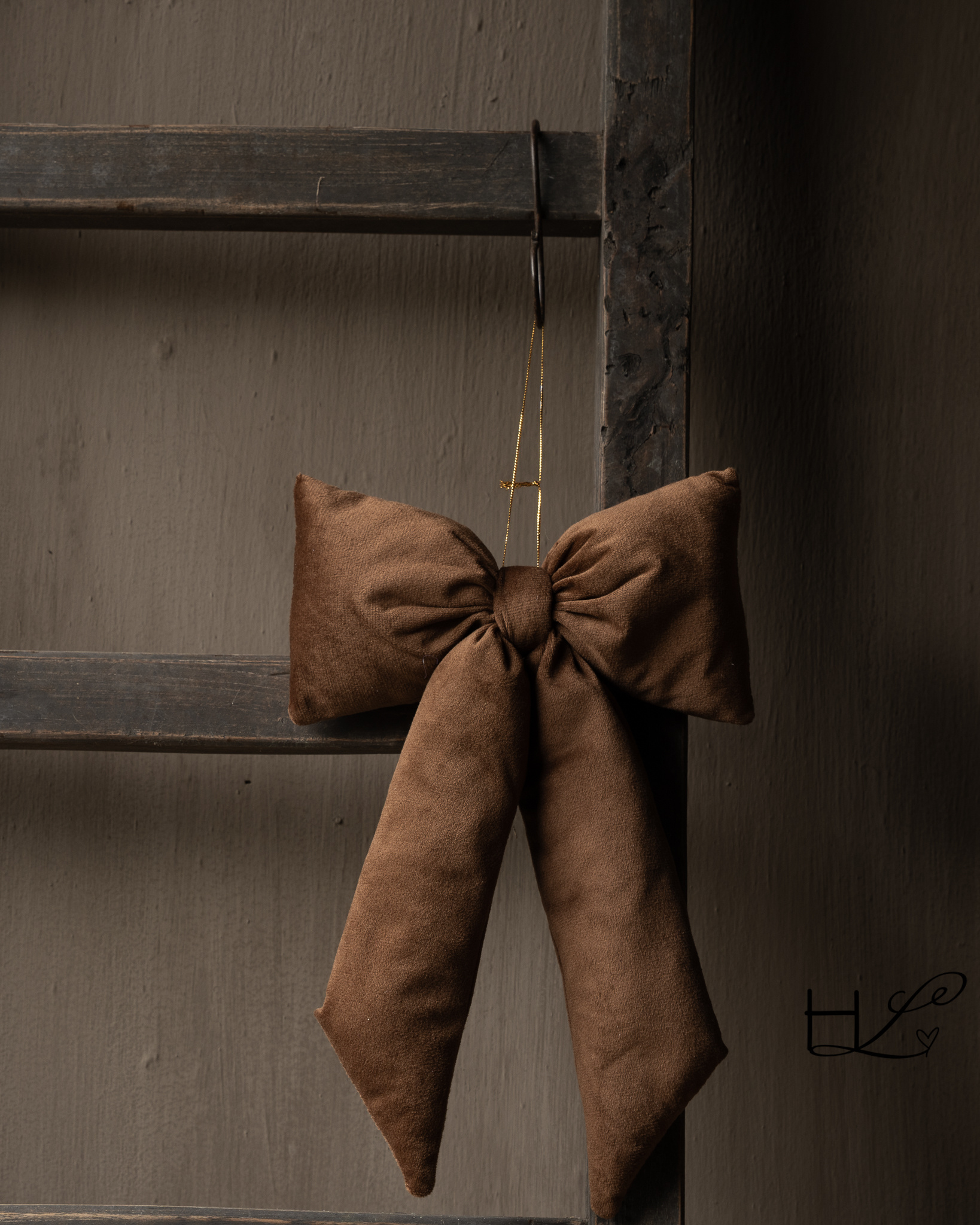 Brown velvet bow – 20 × 35 cm-2