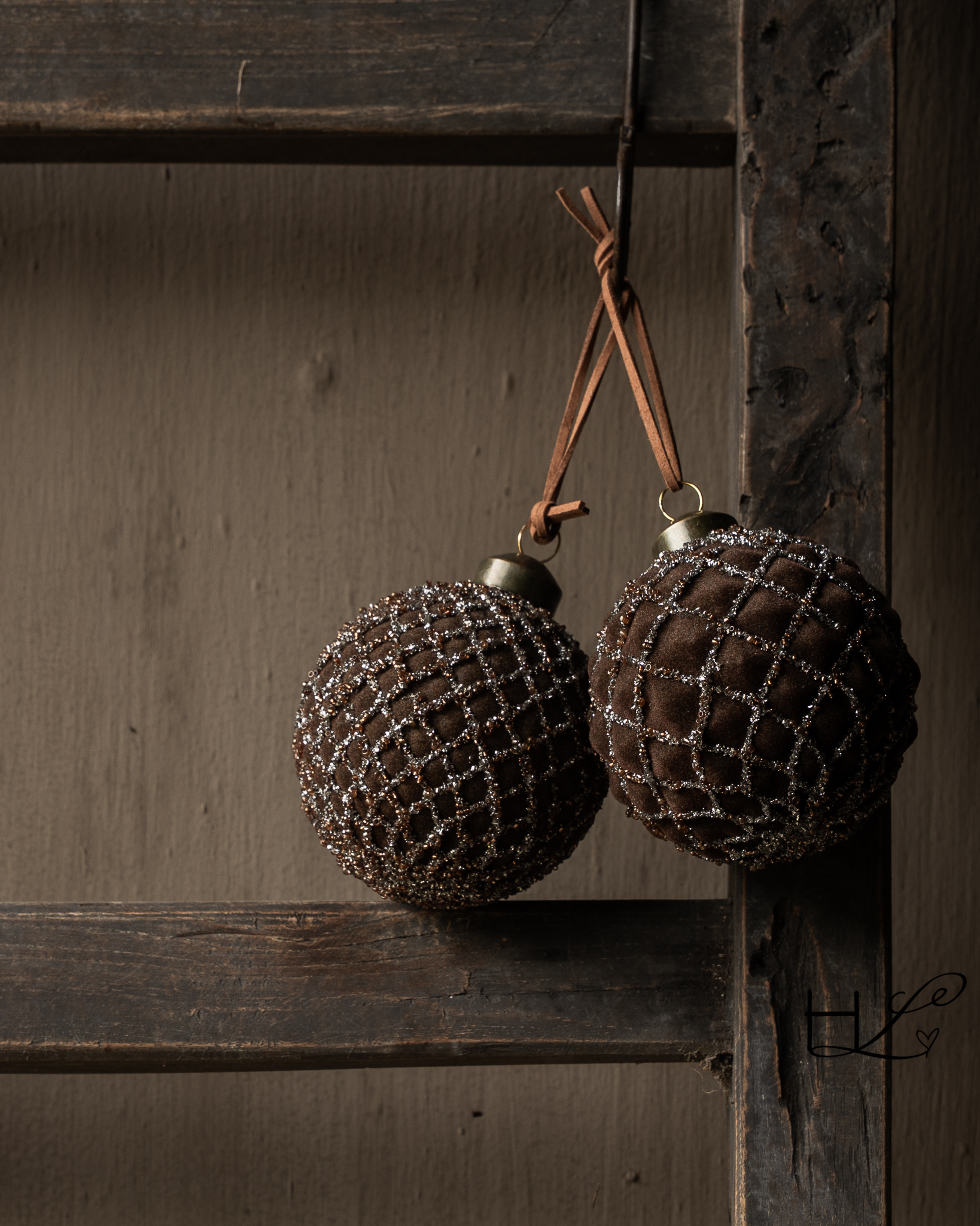 Brown velvet glass Christmas bauble with silver glitter-2