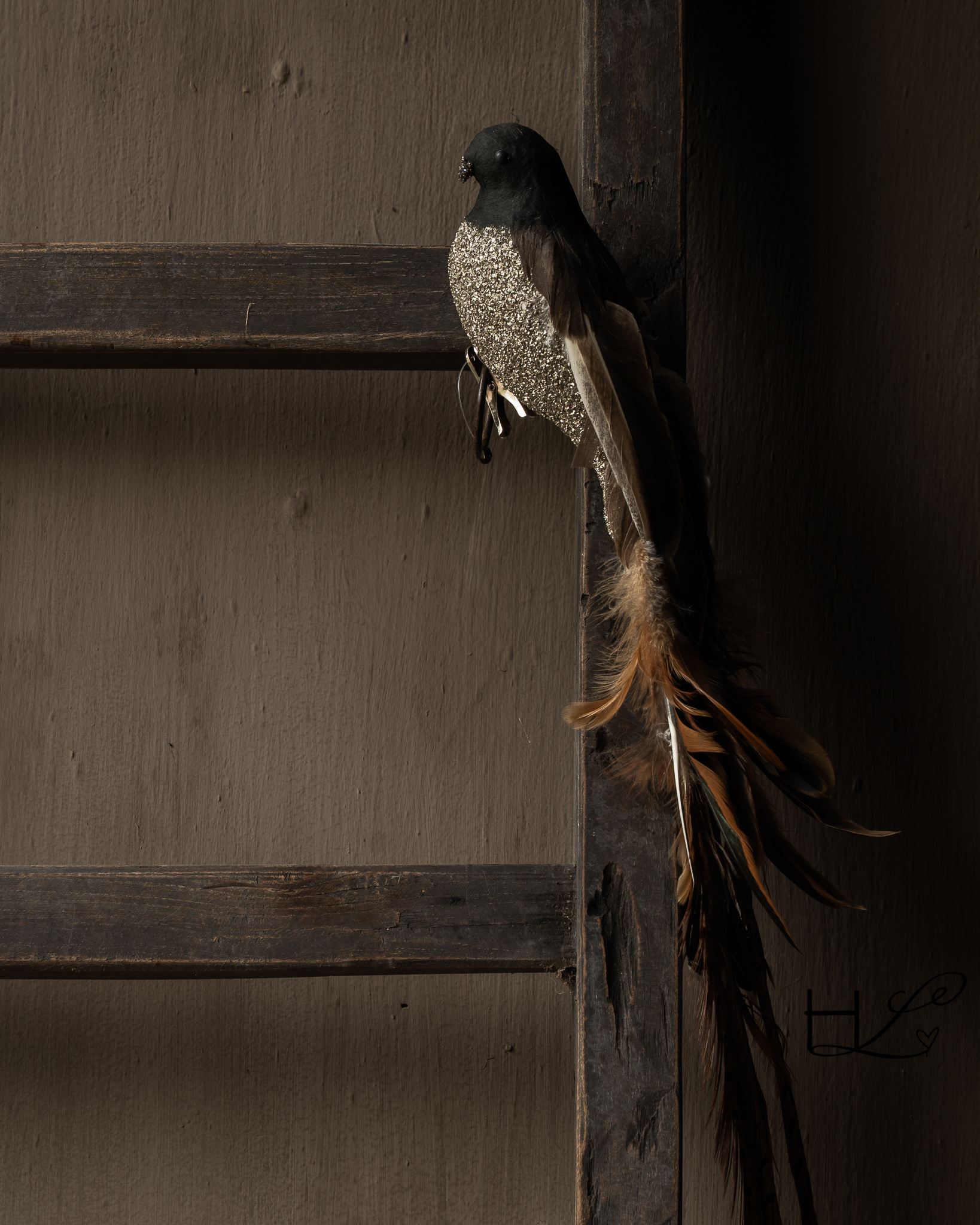 Decorative bird with feathers and brown tail 54 cm-3