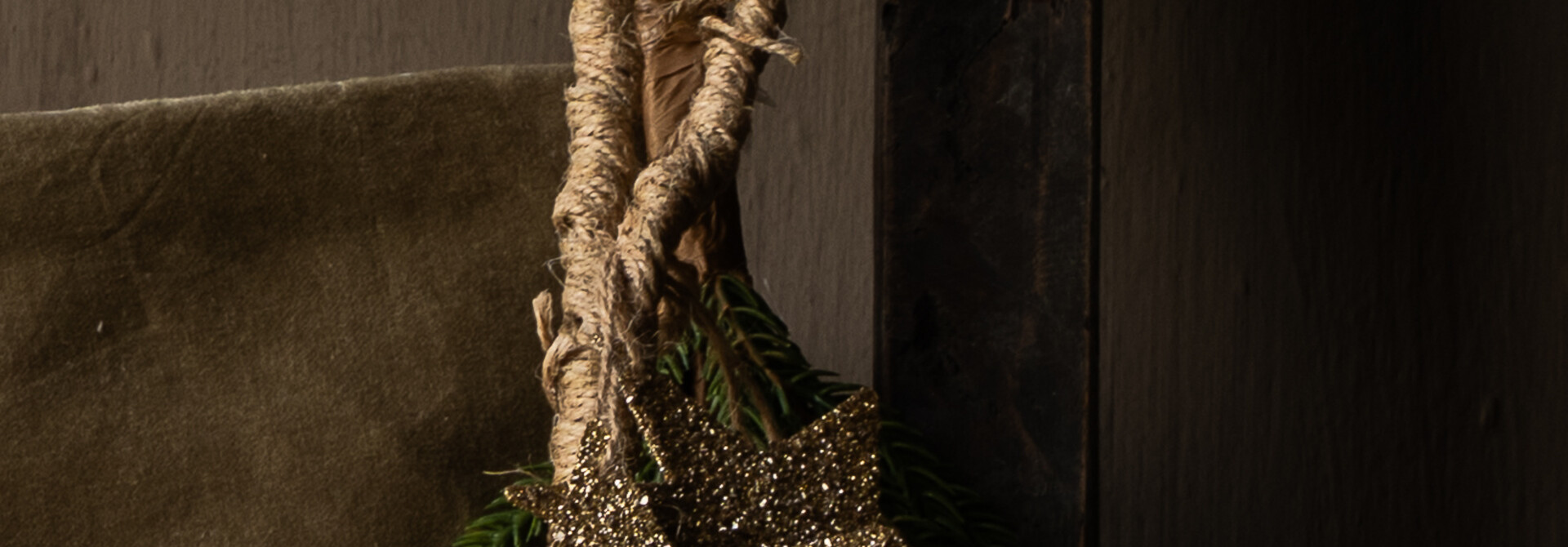 Gold metal glitter star – 10 cm