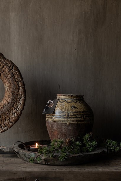 Authentieke oude houten Nepalese schaal