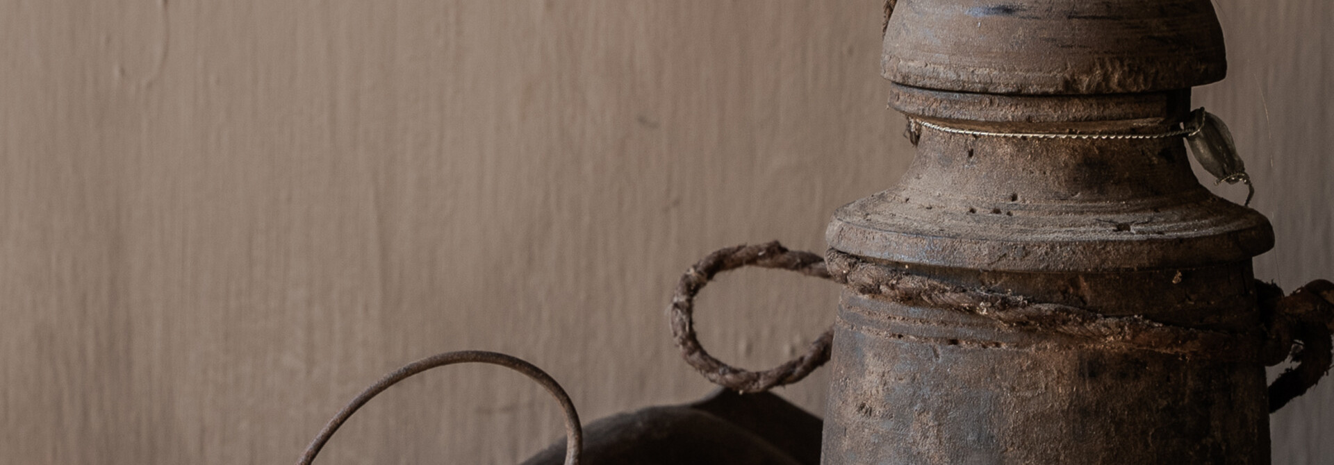 Original Old Wooden Nepalese Jug / Pot with Lid HOFFZ