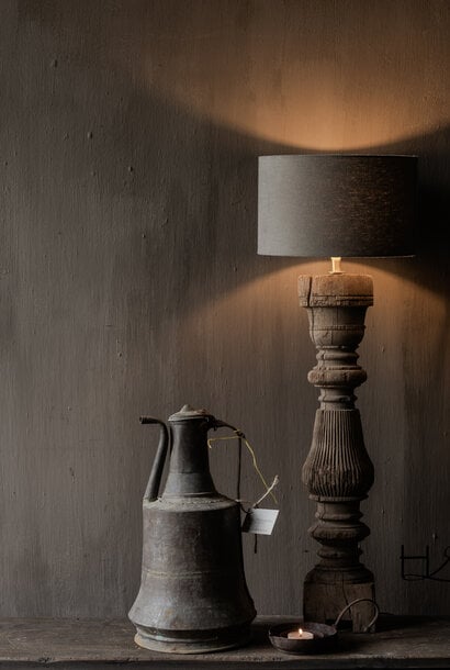 Table lamp made of old wooden baluster Aura Peeperkorn