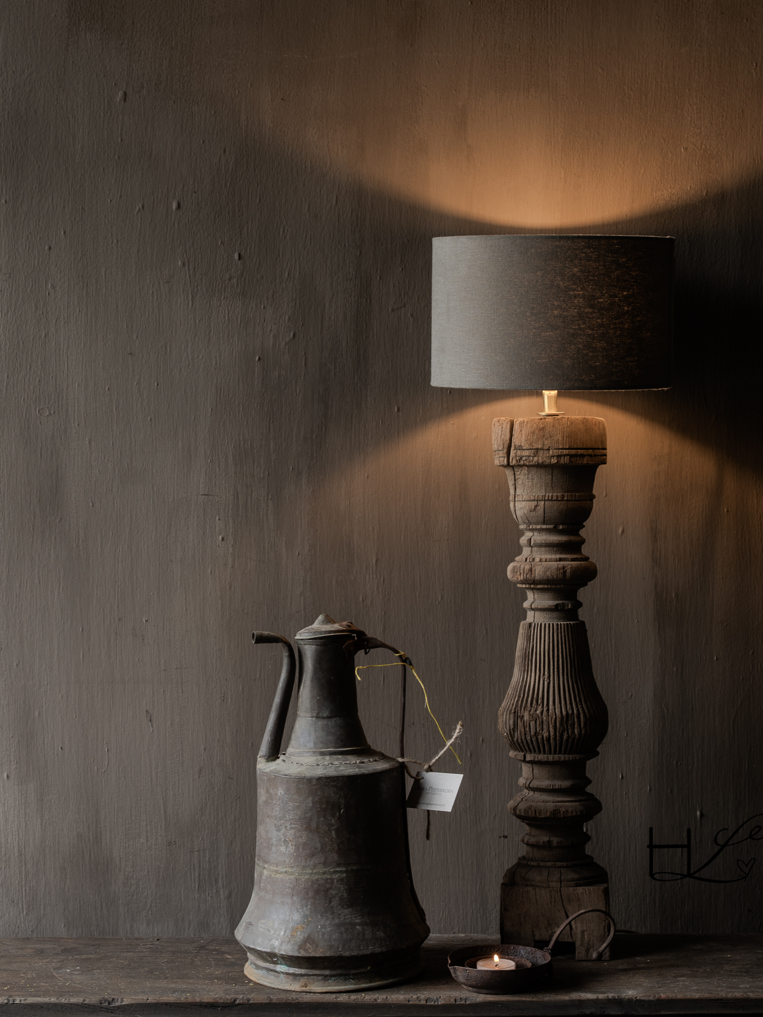Old metal jug with lid – Aura Peeperkorn-3