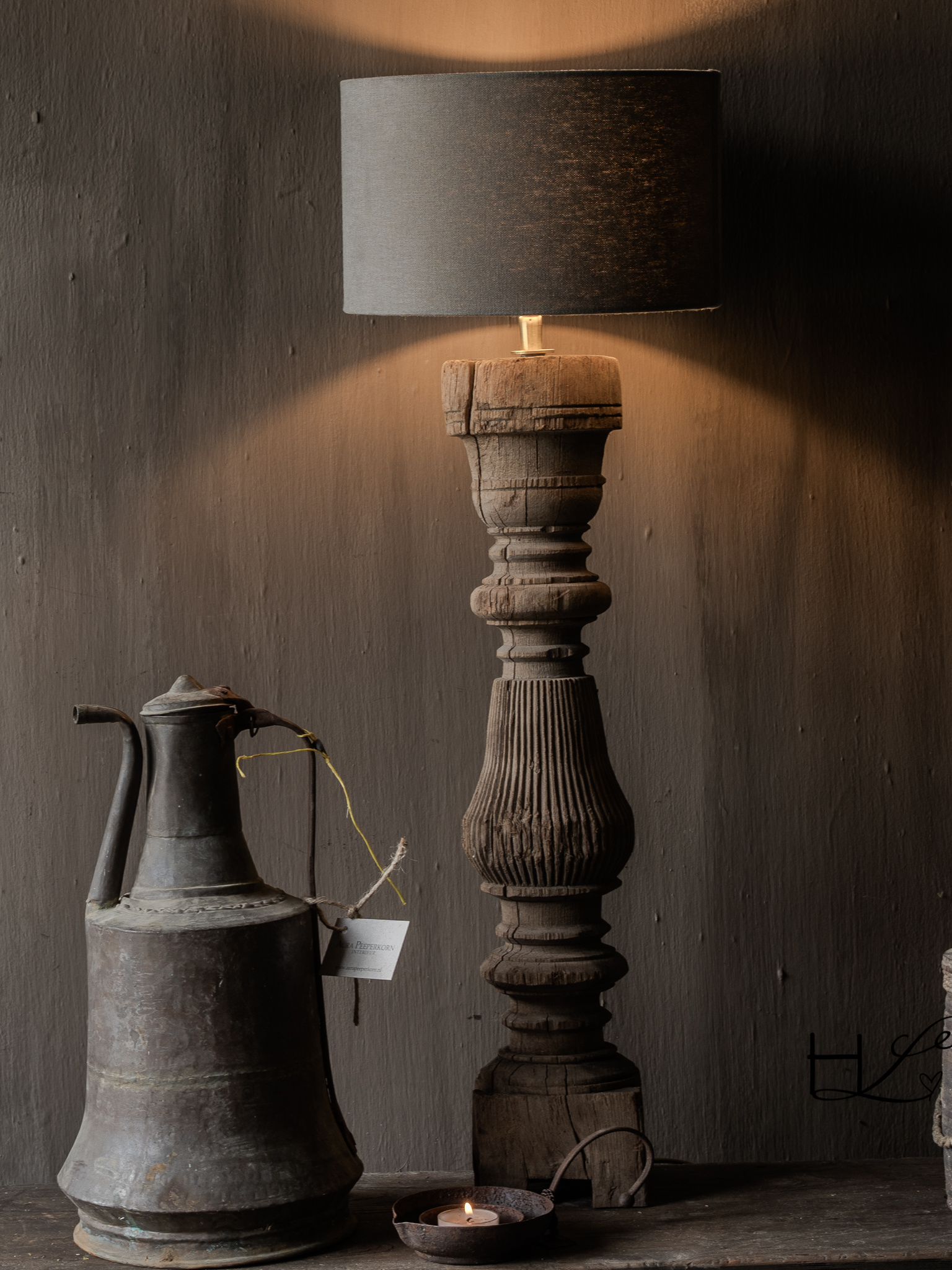 Old metal jug with lid – Aura Peeperkorn-1
