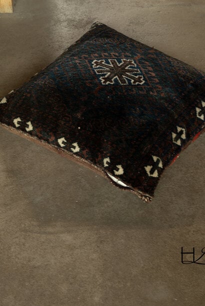 Vintage Carpet Cushion HOFFZ