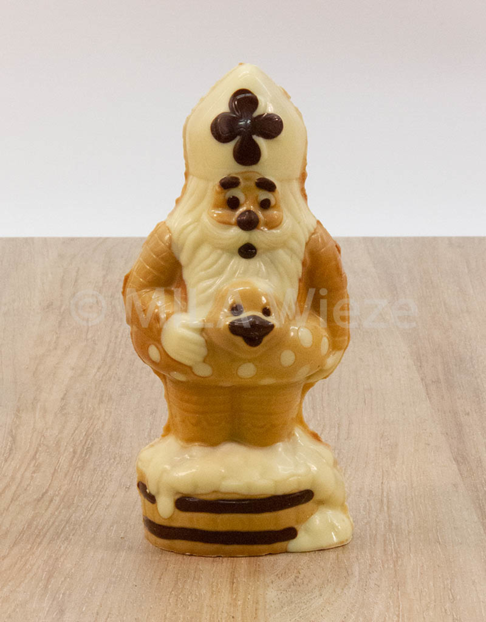 Sint met zwembandje deco - 165 gr - 18 cm - melkchocolade - Copy - Copy