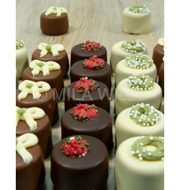 Kerstpralines - kersenganache op alcohol - 7 stuks