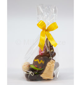 Paasgeschenk - mica zakje deco haasje met kruiwagen en paasassortiment