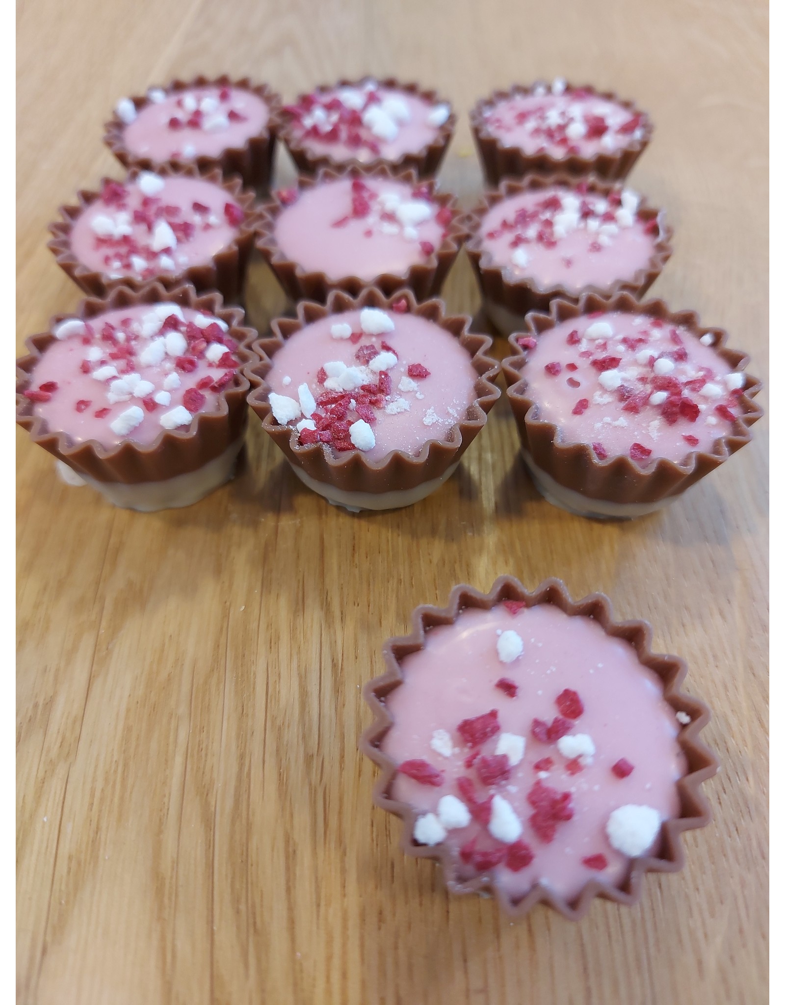 Fruitcupje aardbei meringue