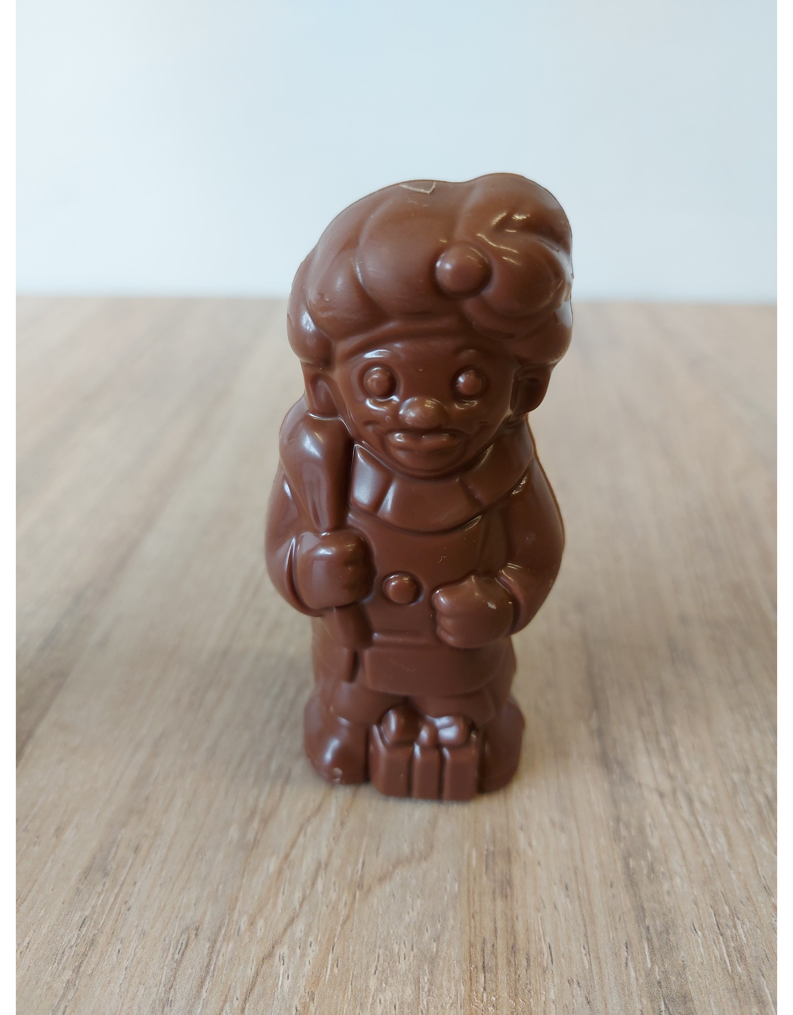 Lachend Sintje met boek of Pietje met cadeautje - 35 gr - 10,5 cm - melk-, witte of fondant chocolade