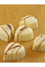 Herfstpraline -herfstblad wit met pistache vulling