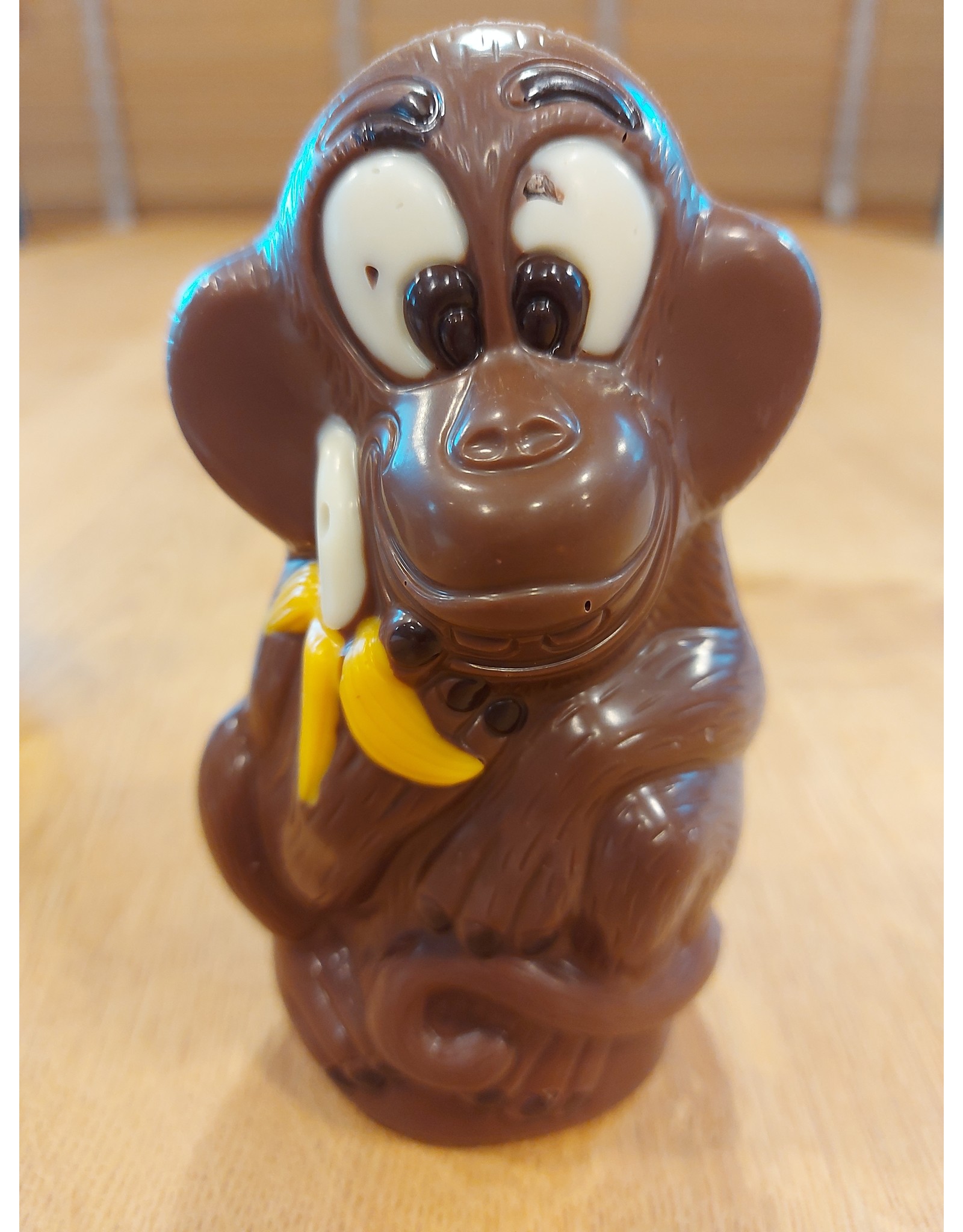 Aap met banaan - ingekleurde melk chocolade