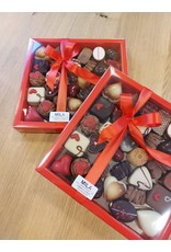 Doorkijk luxe doos valentijnspralines